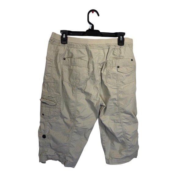 Chico's Capri Pants Womens Size Medium Beige Hiking Cargo Casual Lightweight - Picture 8 of 9